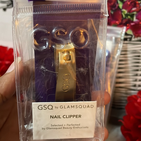 GSQ Hair Scrunchie & Nail Clipper Set (2pc) - Picture 12 of 16